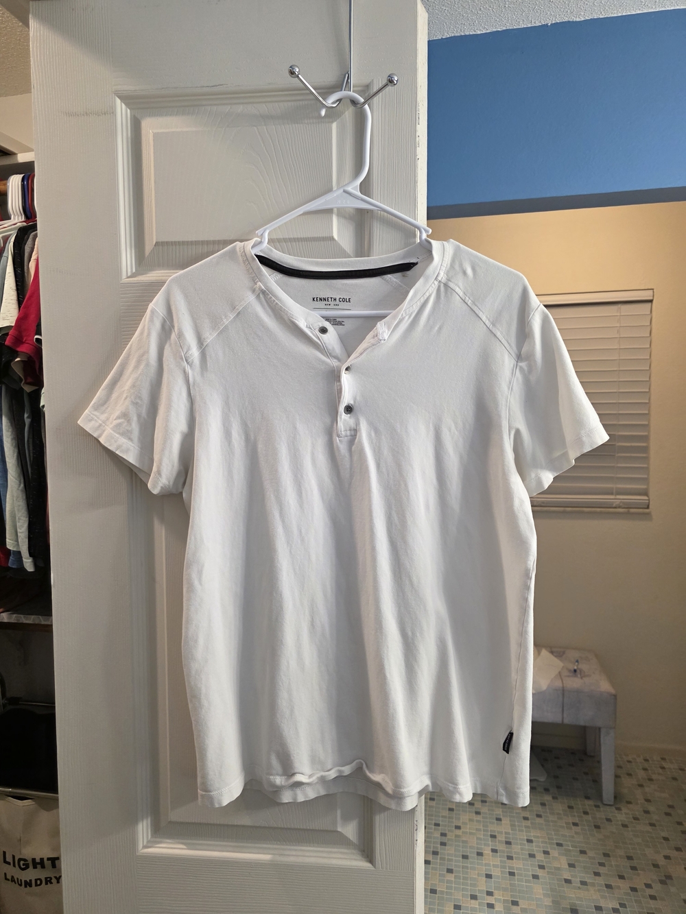 Kenneth Cole White Short-Sleeve Henley Tee